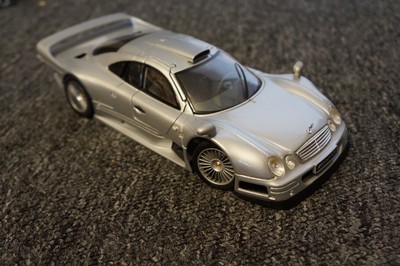 Maisto 1:18 Scale Silver Mercedes-Benz CLK-GTR Street Version