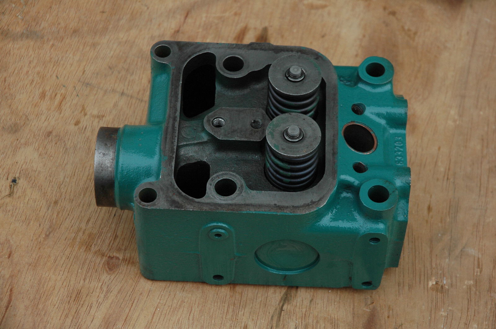 VOLVO PENTA MD3 MARINE DIESEL CYLINDER HEAD 833203 OEM | eBay