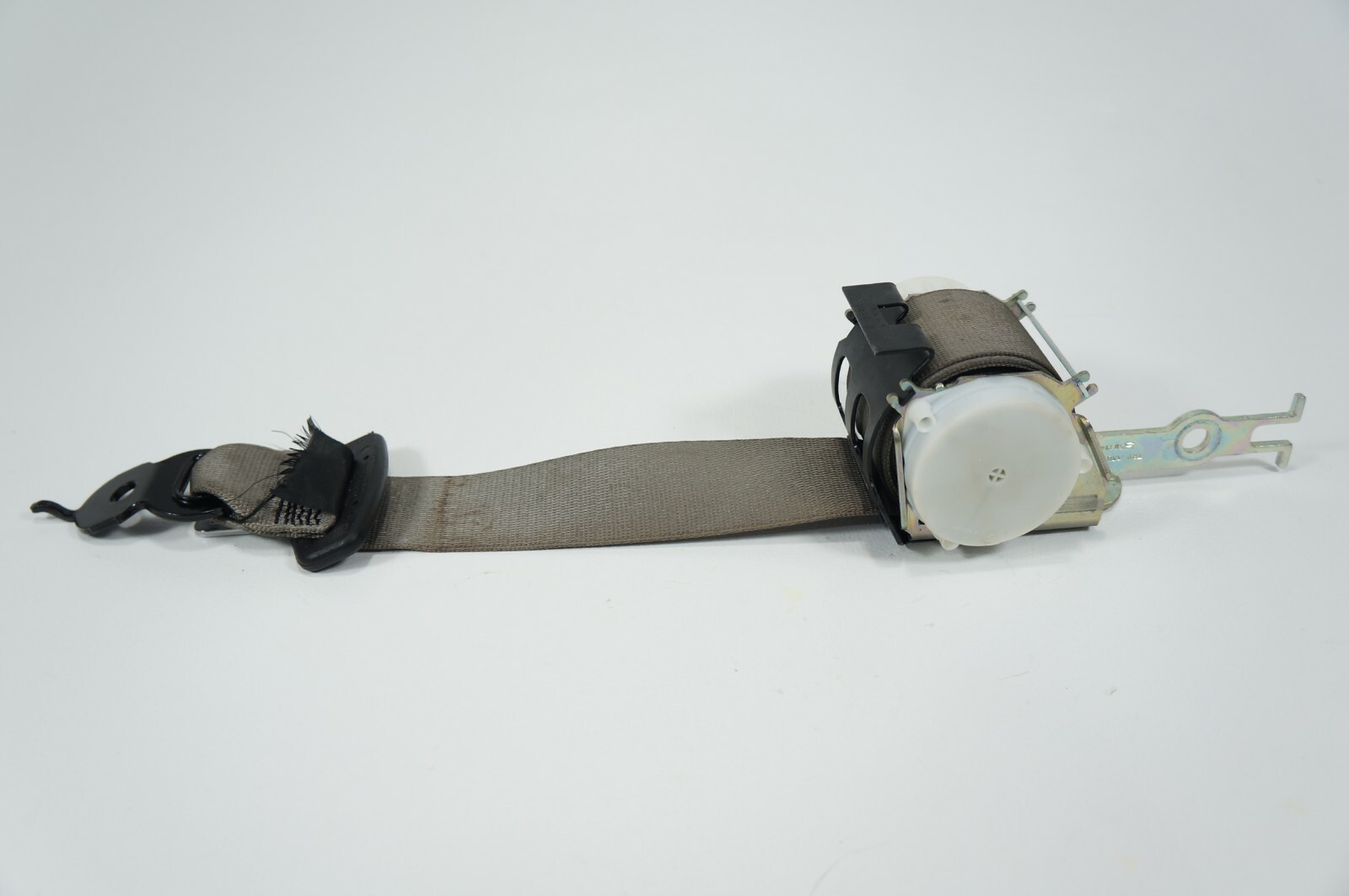 2011-2016 bmw 535i 528i 550i f10 rear left driver side seat belt retractor
