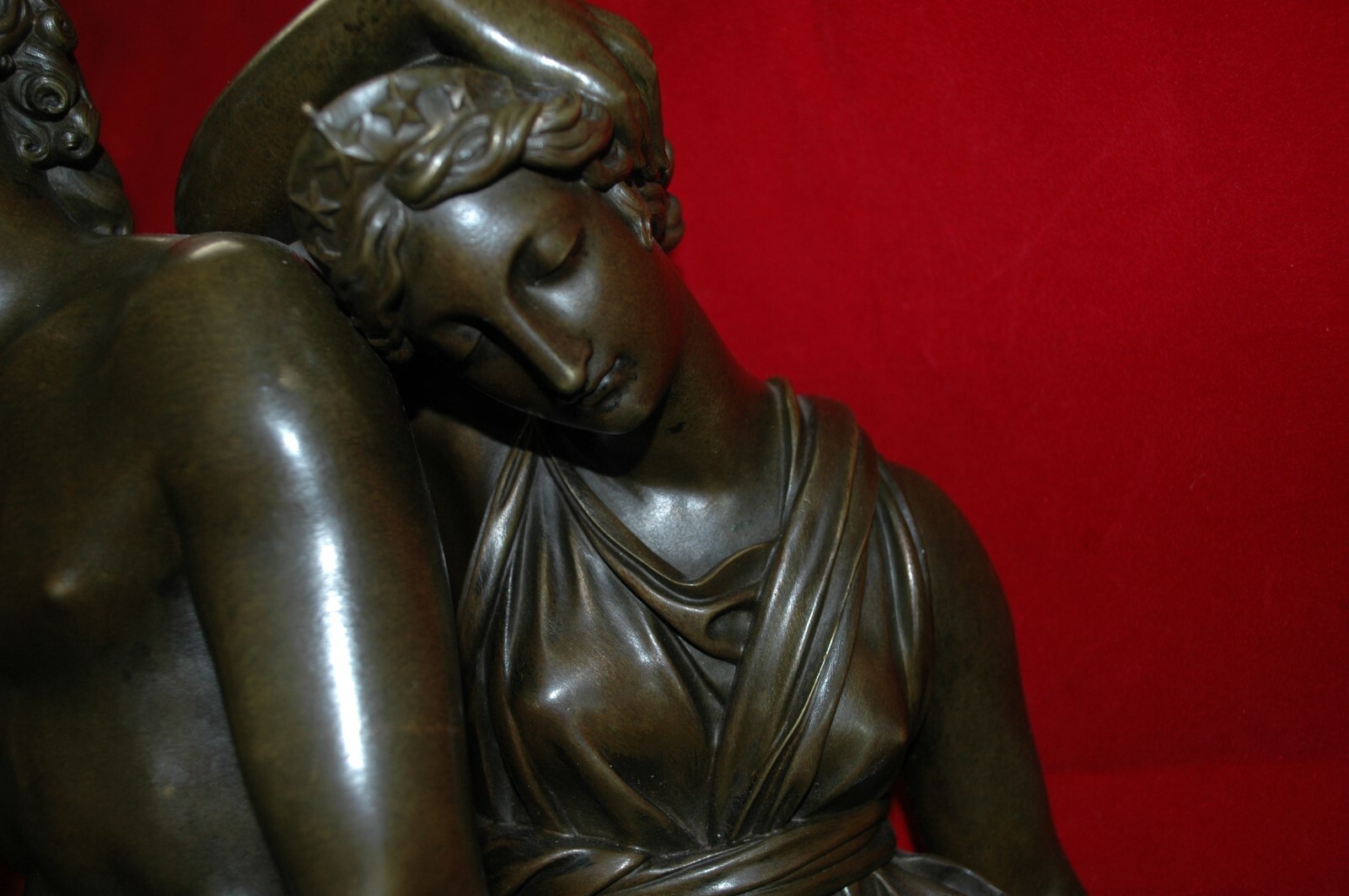 ANTIQUE 1800-1830 FRENCH DORE BRONZE AND RED LANGUEDOC MARBLE CLOCK