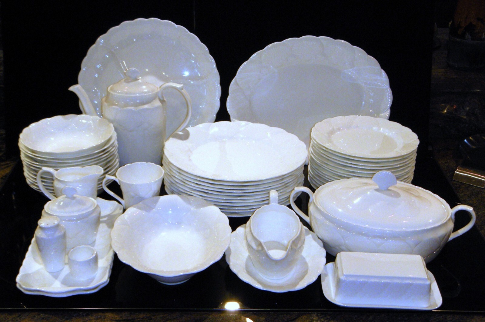 アンティーク　コールポート　Coalport お城の置物　Bone CHINA SOLDOUT-イギリス 60s COALPORT コールポート strawberry イチゴ