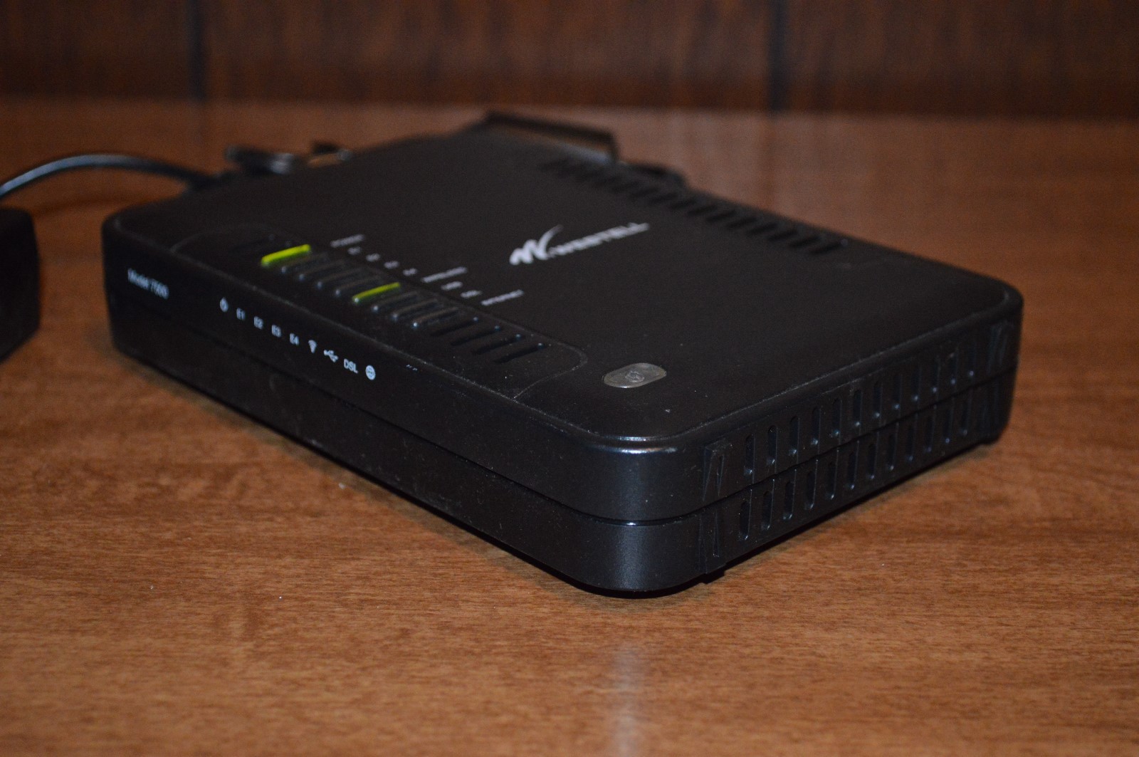 Westell Model 7500 (A90-750060-07) ADSL2+ Versalink 4-Port DSL Modem