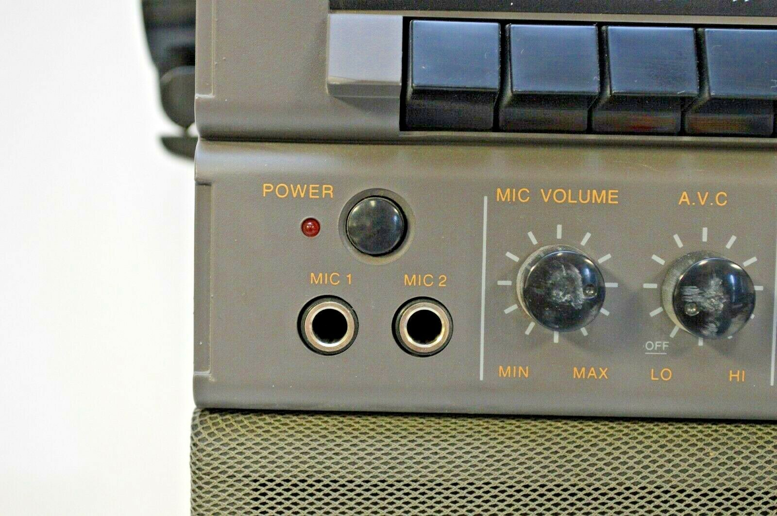 Optimus 32-1161 Karaoke Machine Dual Cassette with Microphone