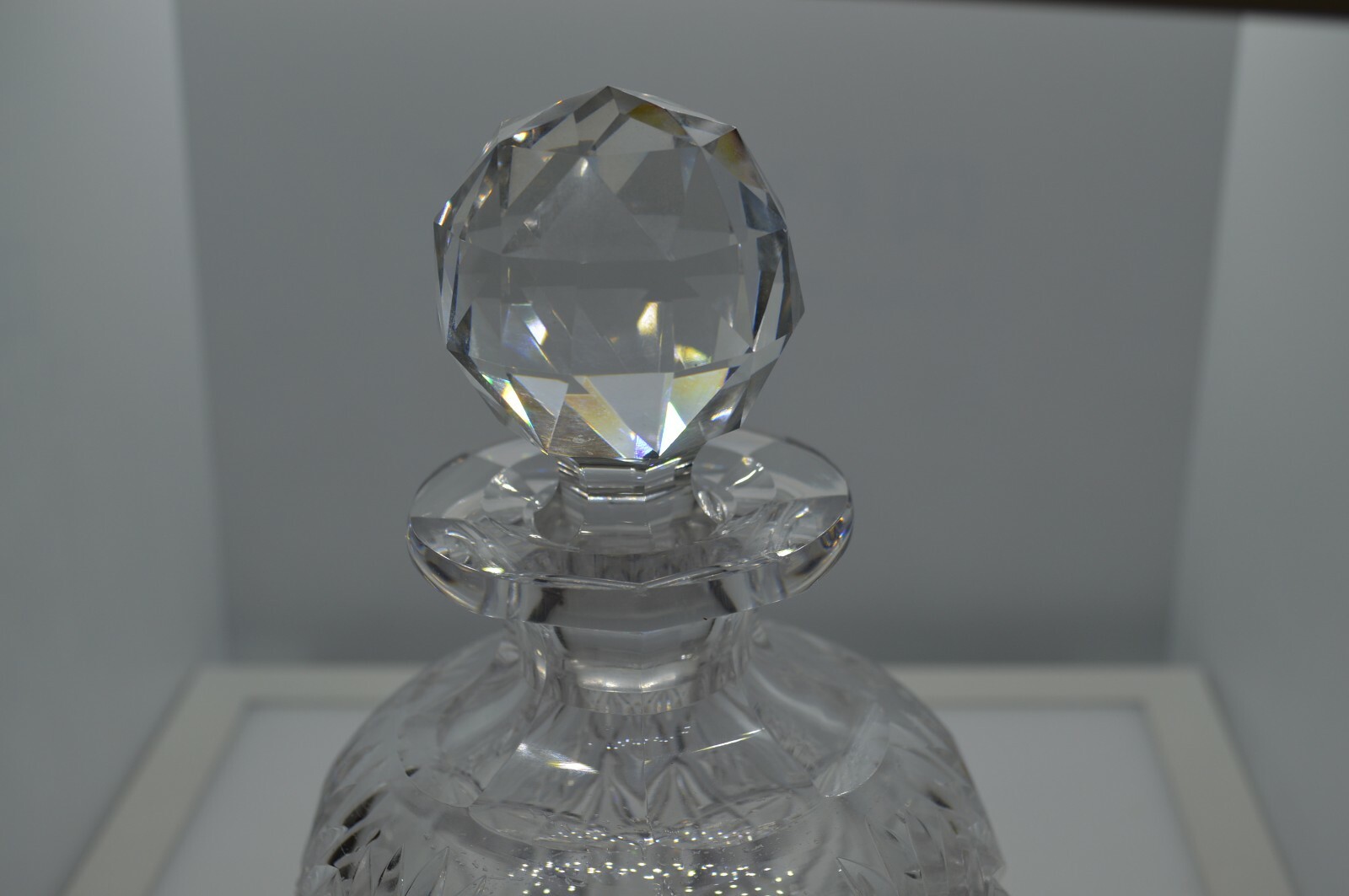 ANTIQUE ABP HAND CUT CRYSTAL GLASS PERFUME SCENT BOTTLE COLOGNE DECANTER