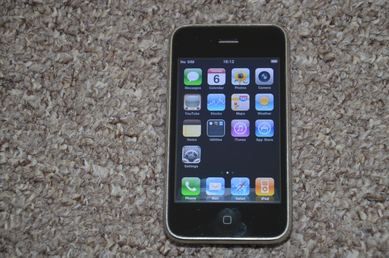 Apple iPhone 3G - 16GB - Black (02) A1241 (GSM) 885909268917