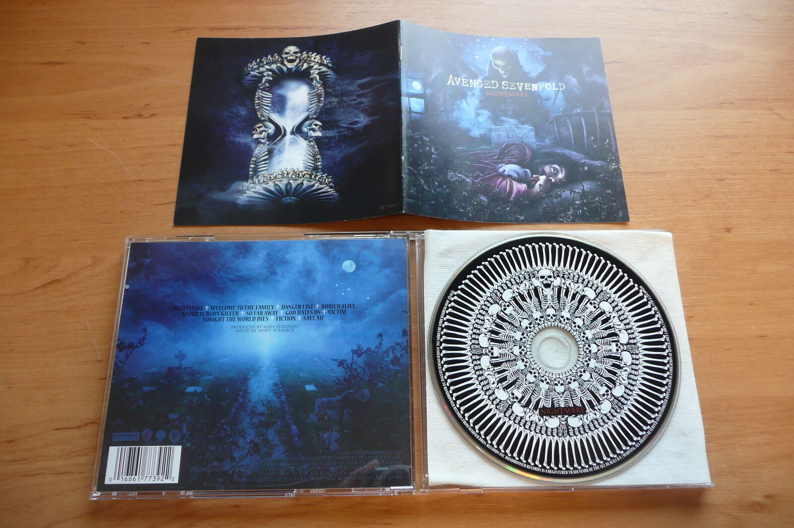 CD AVENGED SEVENFOLD - NIGHTMARE / ROADRUNNER RECORDS 2010 CD AVENGED SEVENFOLD - NIGHTMARE / ROADRUNNER RECORDS 2010