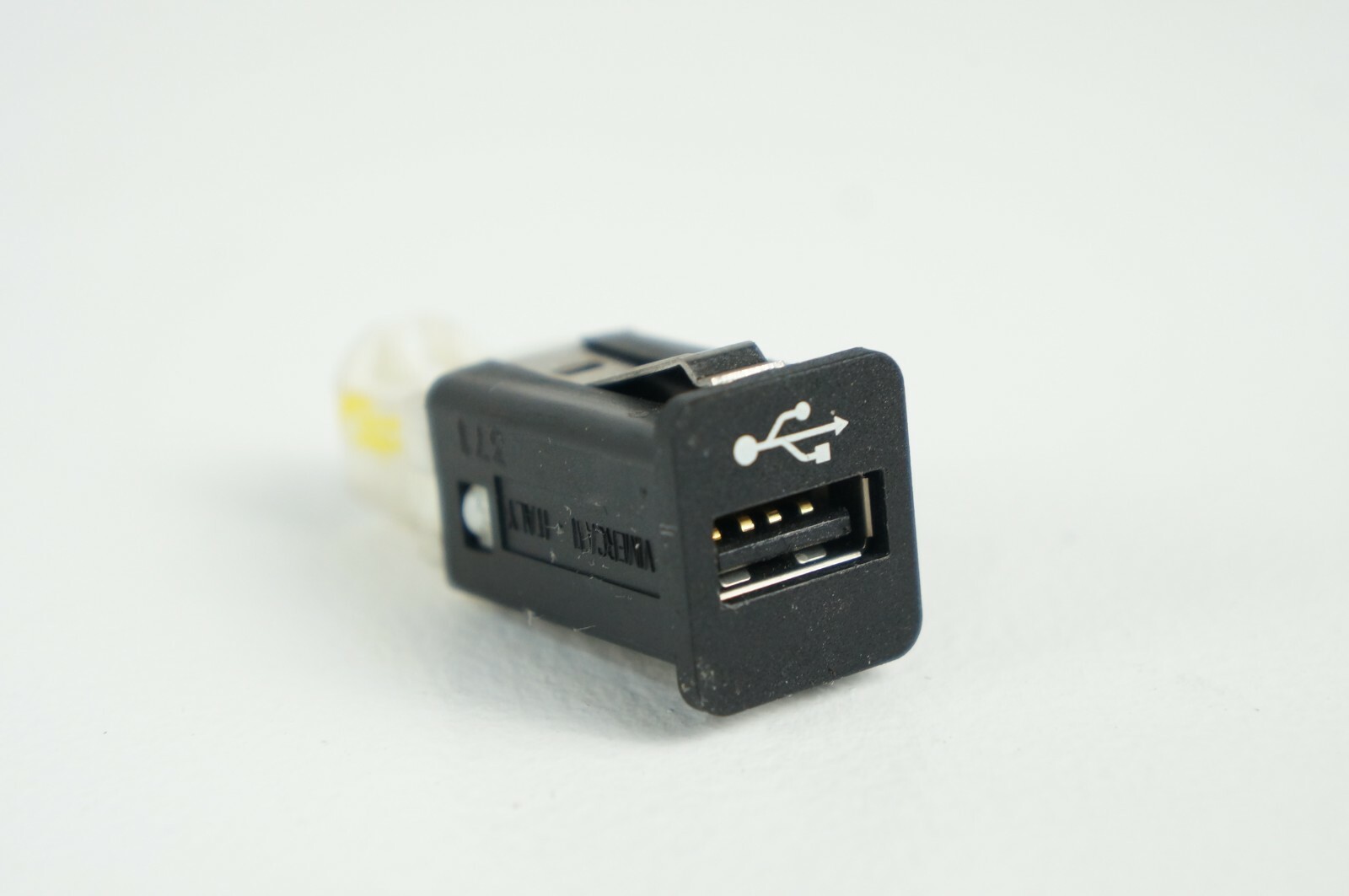 2007-2013 bmw x5 e70 usb input charge power port oem 9237656
