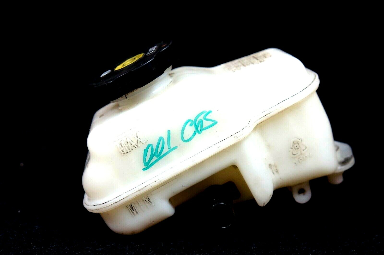 09-2015 cadillac cts brake fluid reservoir tank master cylinder with cap sensor