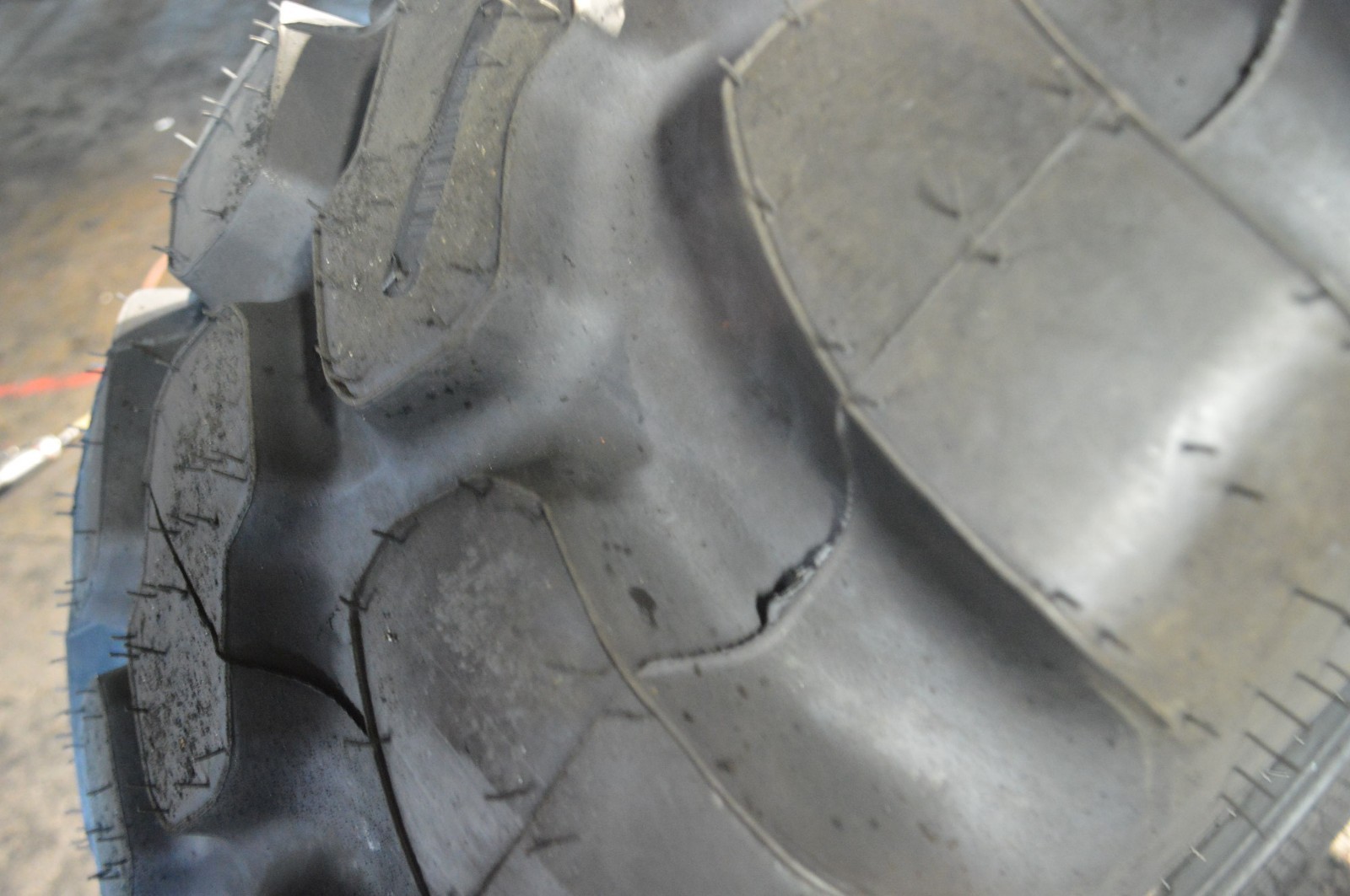 500/70R24 (19.5LR-24) TIRE R-4 INDUSTRIAL IN HOUSE OVERSTOCKS 5007024 19524