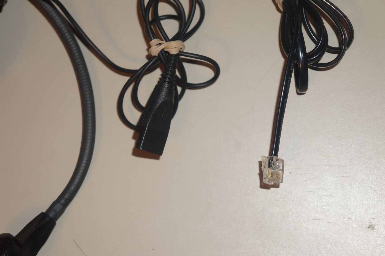 2 EARTEC DUAL SIDED WIRED WITH MICROPHONE HEADSET Excellent