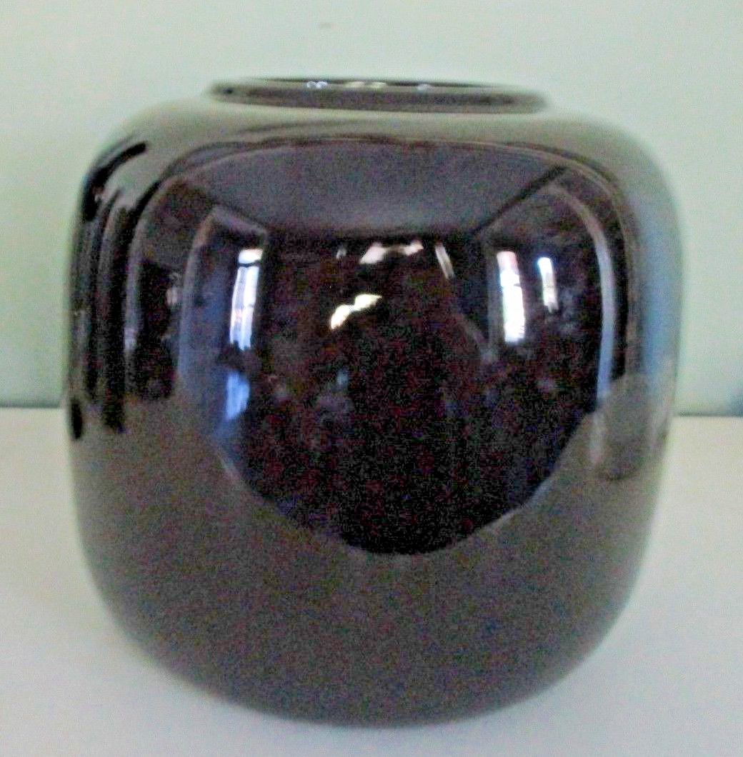 EUC Hi-Gloss Rotund BLACK FLOWER VASE ~ 7 1/4