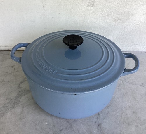 LE CREUSET - ベイマックス☆ Le Creuset Enameled Cast Iron Petal Braiser, 2 1/4-Qt