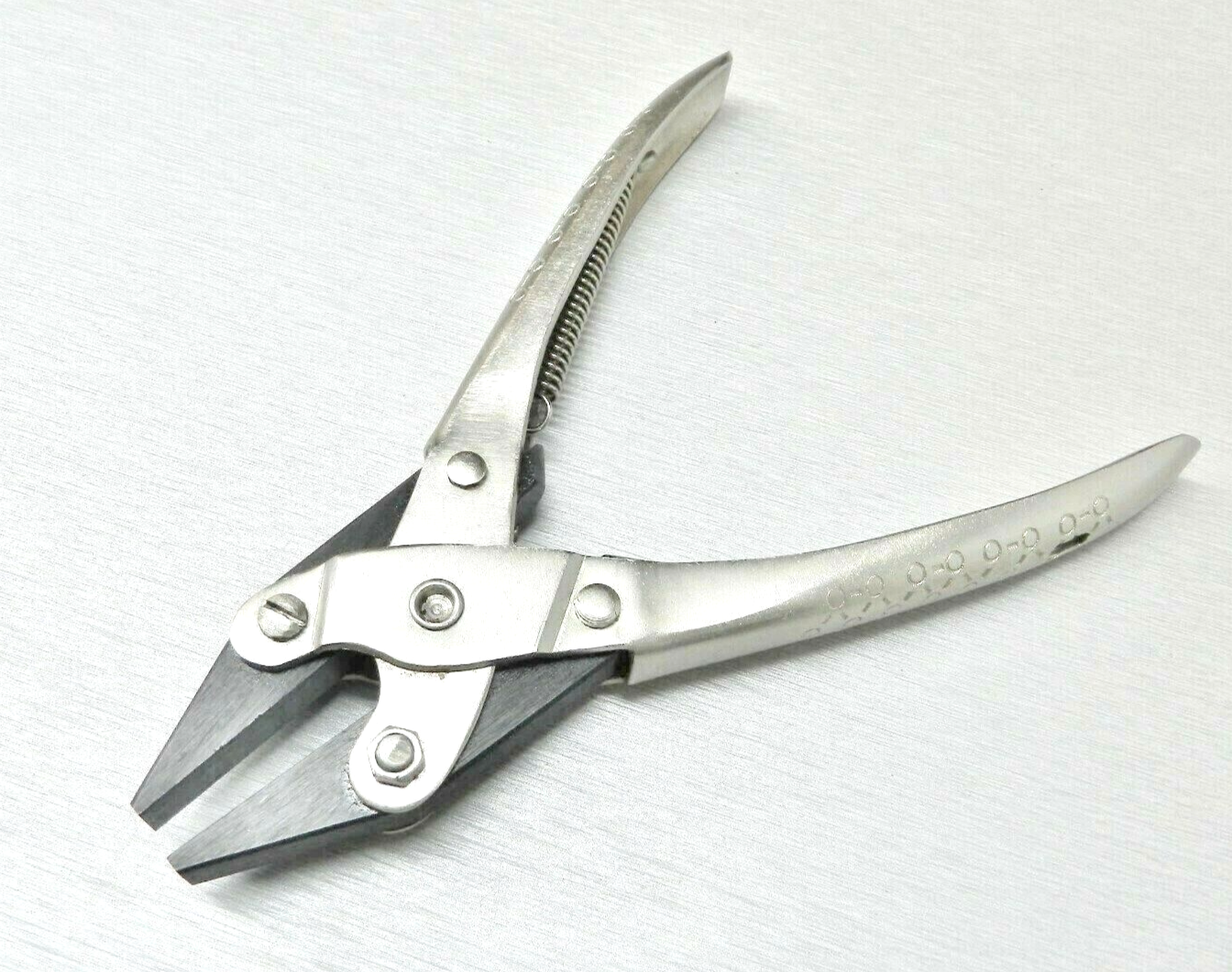 Parallel Action Pliers Flat Nose Smooth Jaw 5-1/2" Jewelry Plier 140mm w/ Spring
