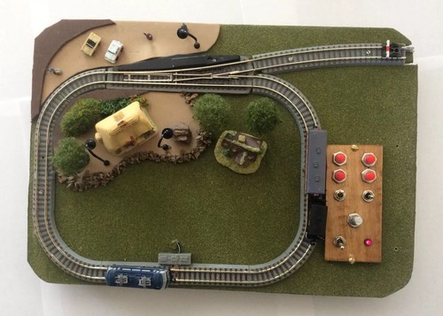 Z Scale Miniature Briefcase:  The Very Little Big Configurable Train Layout