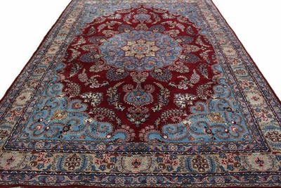 Klassischer Orientteppich Mashad Rot mit Hellblau in 340x240