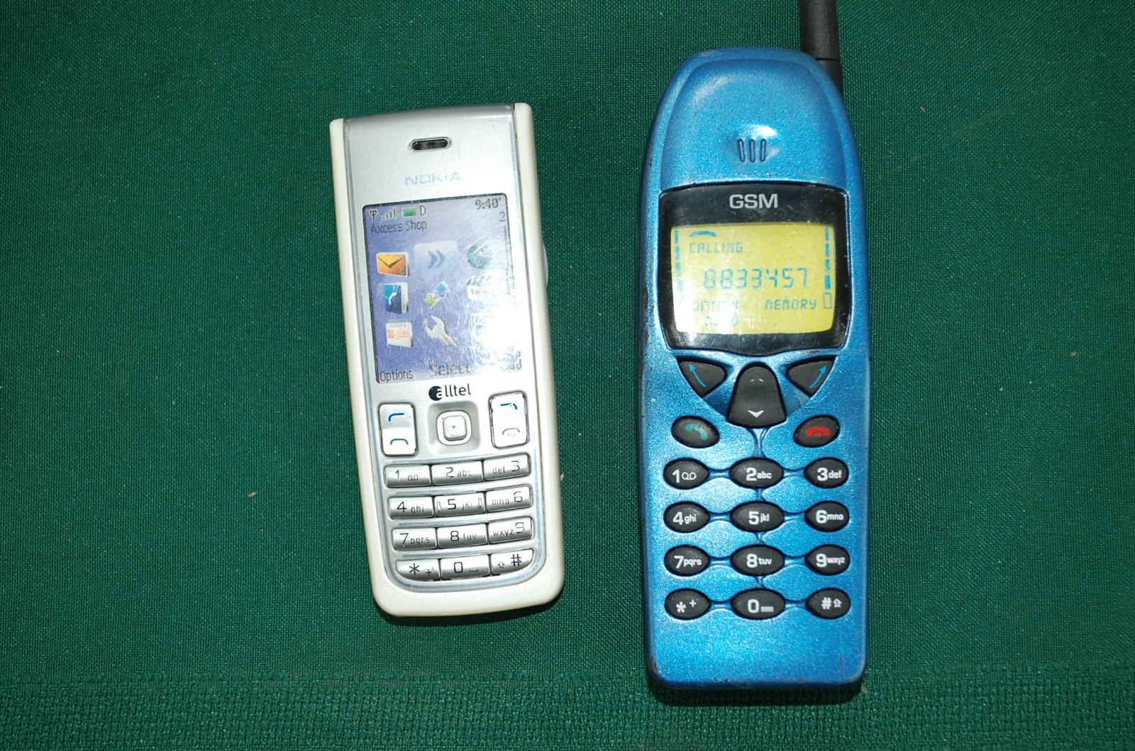 Lot of 7 Mix Dummy Prop Phones