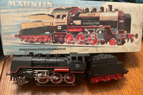 西ドイツ製 marklin HOゲージ 鉄道玩具 トランス付 ニュースターター メルクリン(Marklin) HO BR 52 der DB 39530 | HOスケール