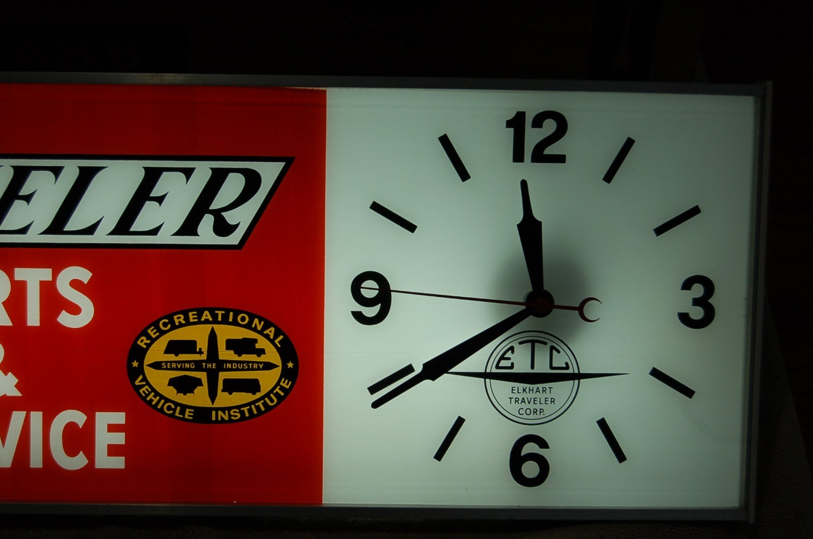 NOS Elkhart Traveler trailor lighted clock sign, Original box NM+ vintage