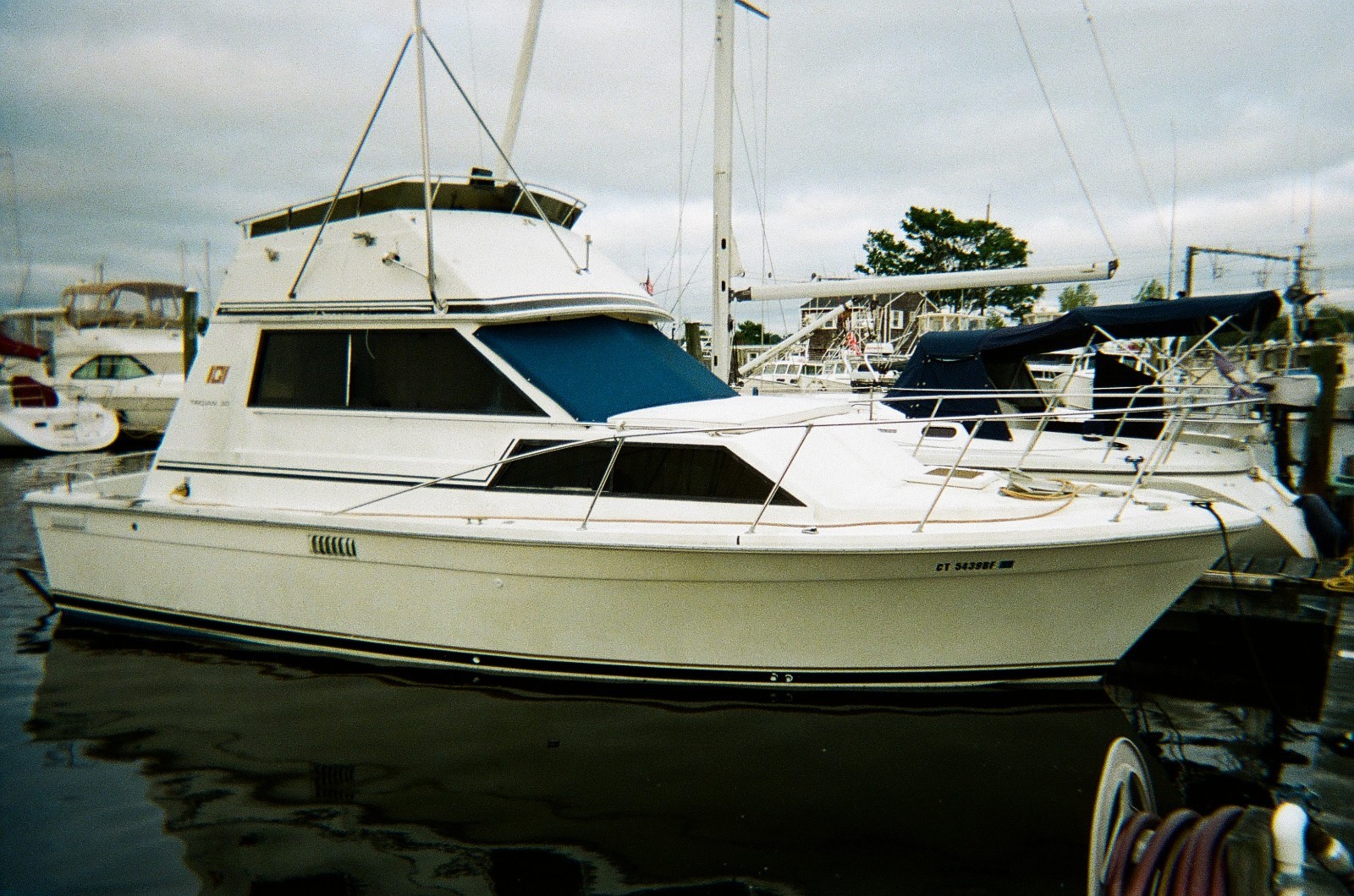 1979 Trojan 308CA 30'8" Cabin Cruiser - Connecticut