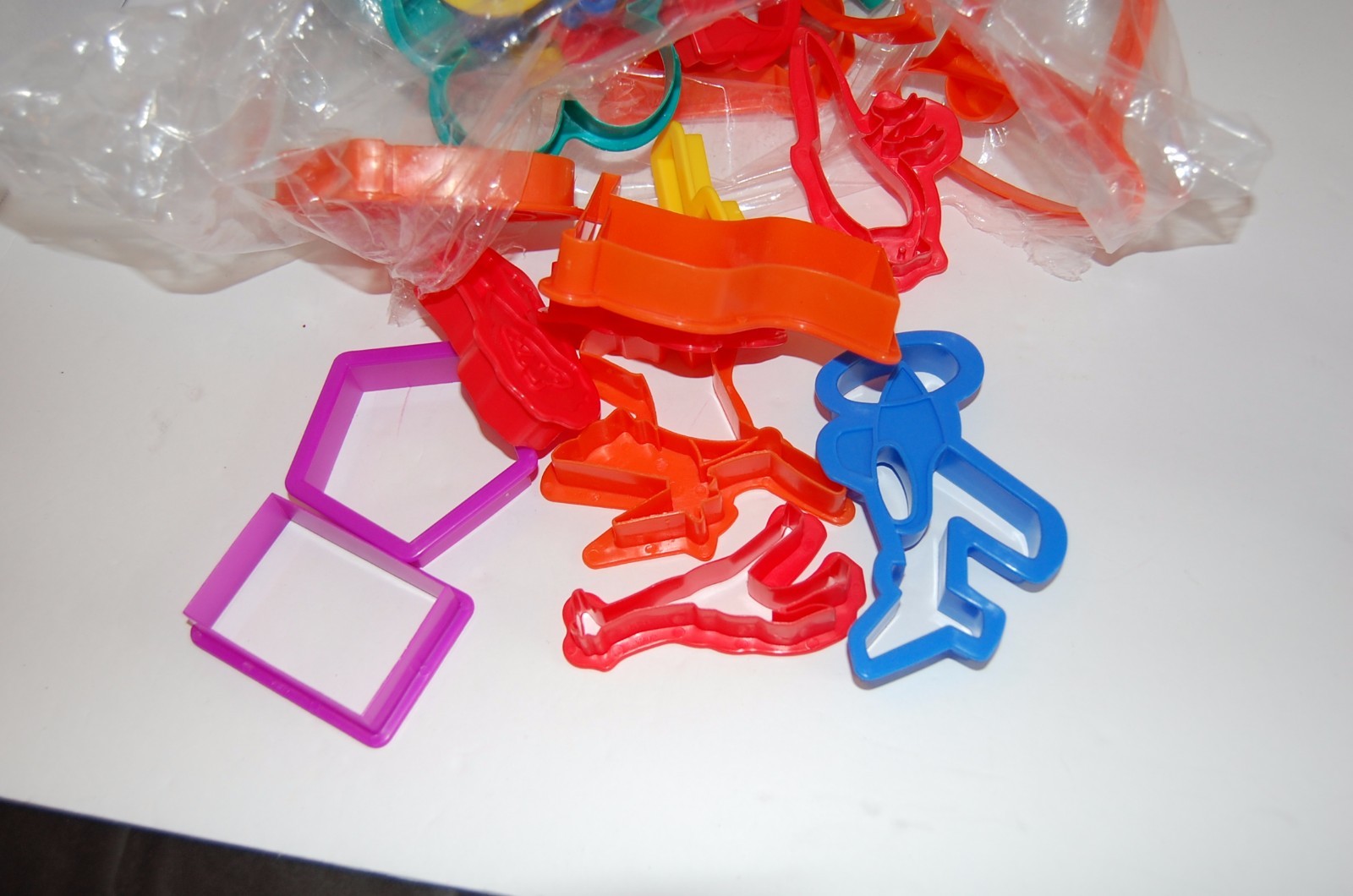 Baker Advantage by Roshco 85 Piece Cookie-Cutter-Set 2