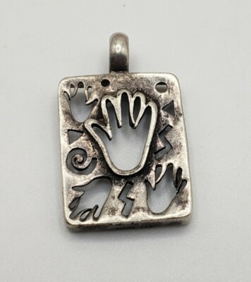 DESIGNER STERLING SILVER HIGH FIVE PENDANT