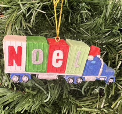 CHRISTMAS NOEL TRUCKER, BIG RIG, TRACTOR TRAILER NOVELTY CHRISTMAS ORNAMENT 5''