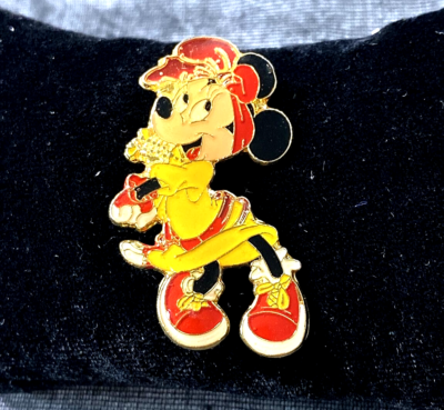 Disney minnie mouse sweetie bow hotsell ride on
