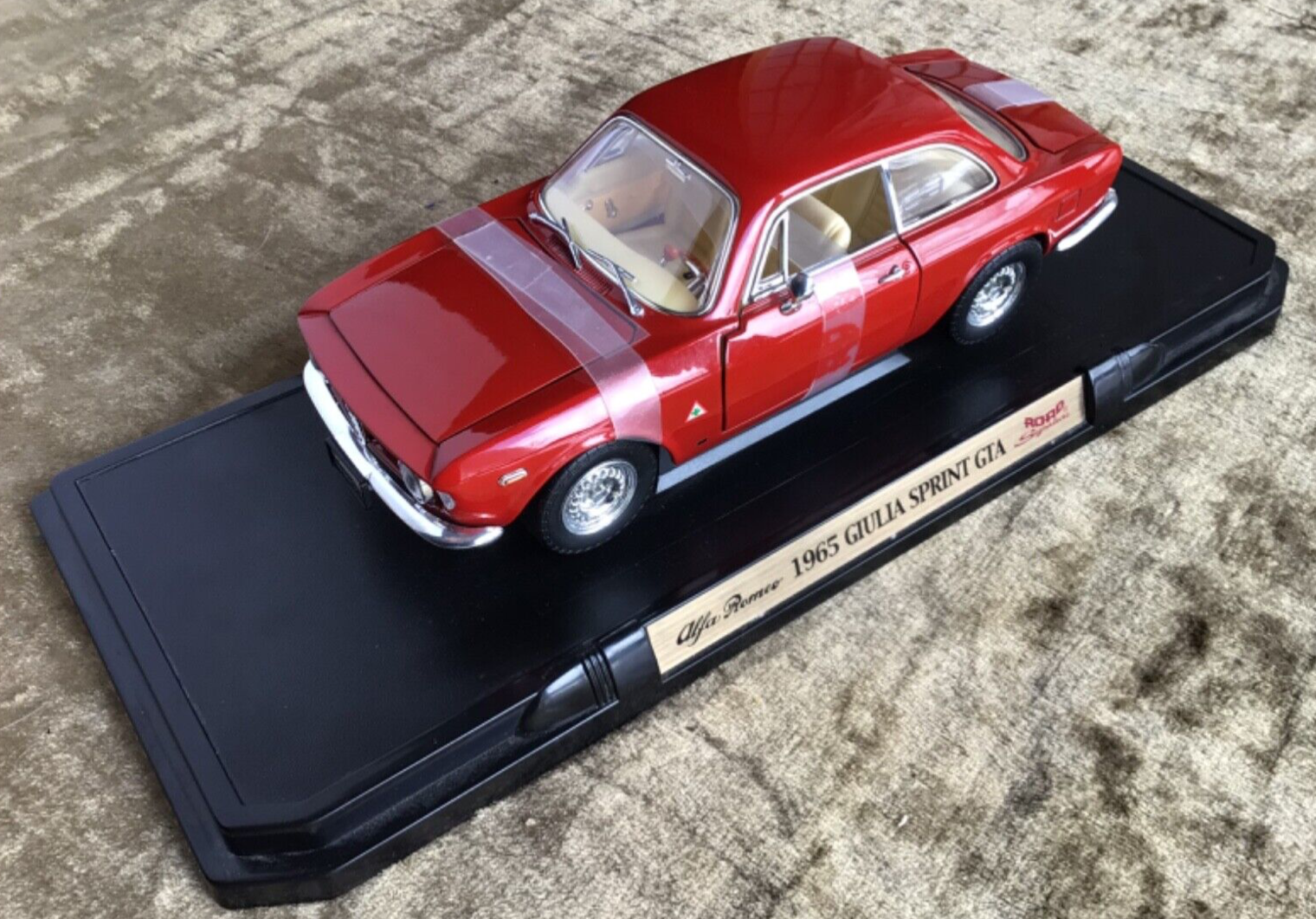 ロードシグネチャー　アルファロメオ ジュリア スプリント GTA １/18 24188 1/24 アルファロメオ ジュリア スプリント GTA | タミヤ