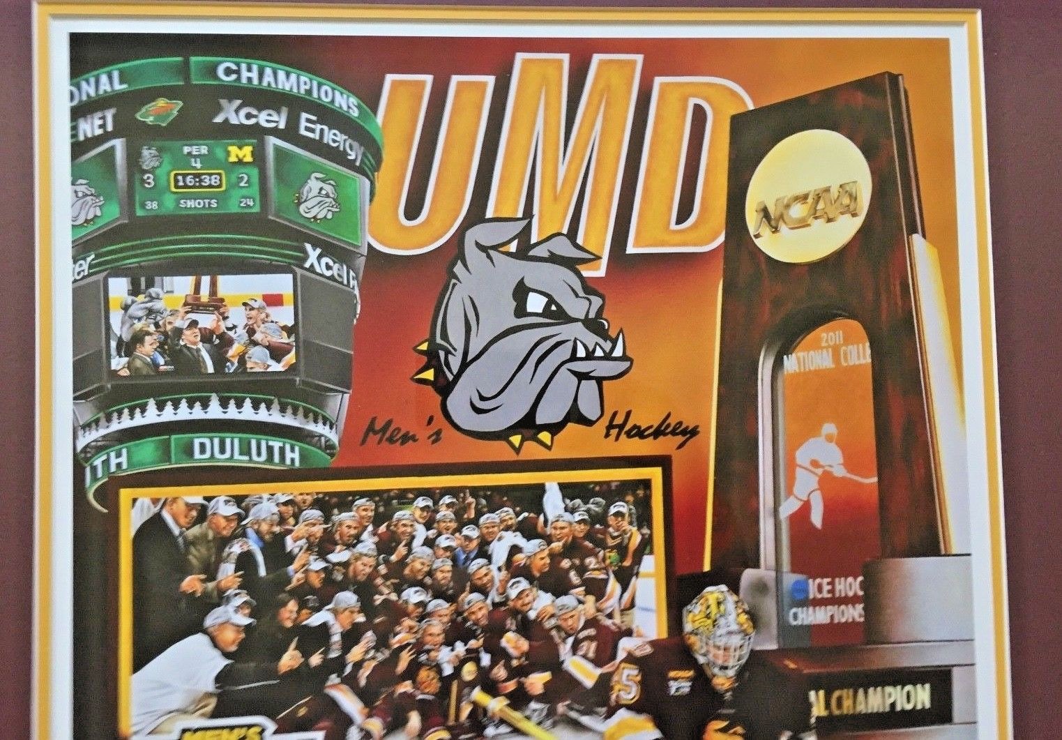 UMD BULLDOGS 2011 NATIONAL CHAMPIONS MENS HOCKEY ARTIST SIGNED PRINT #2011/2011