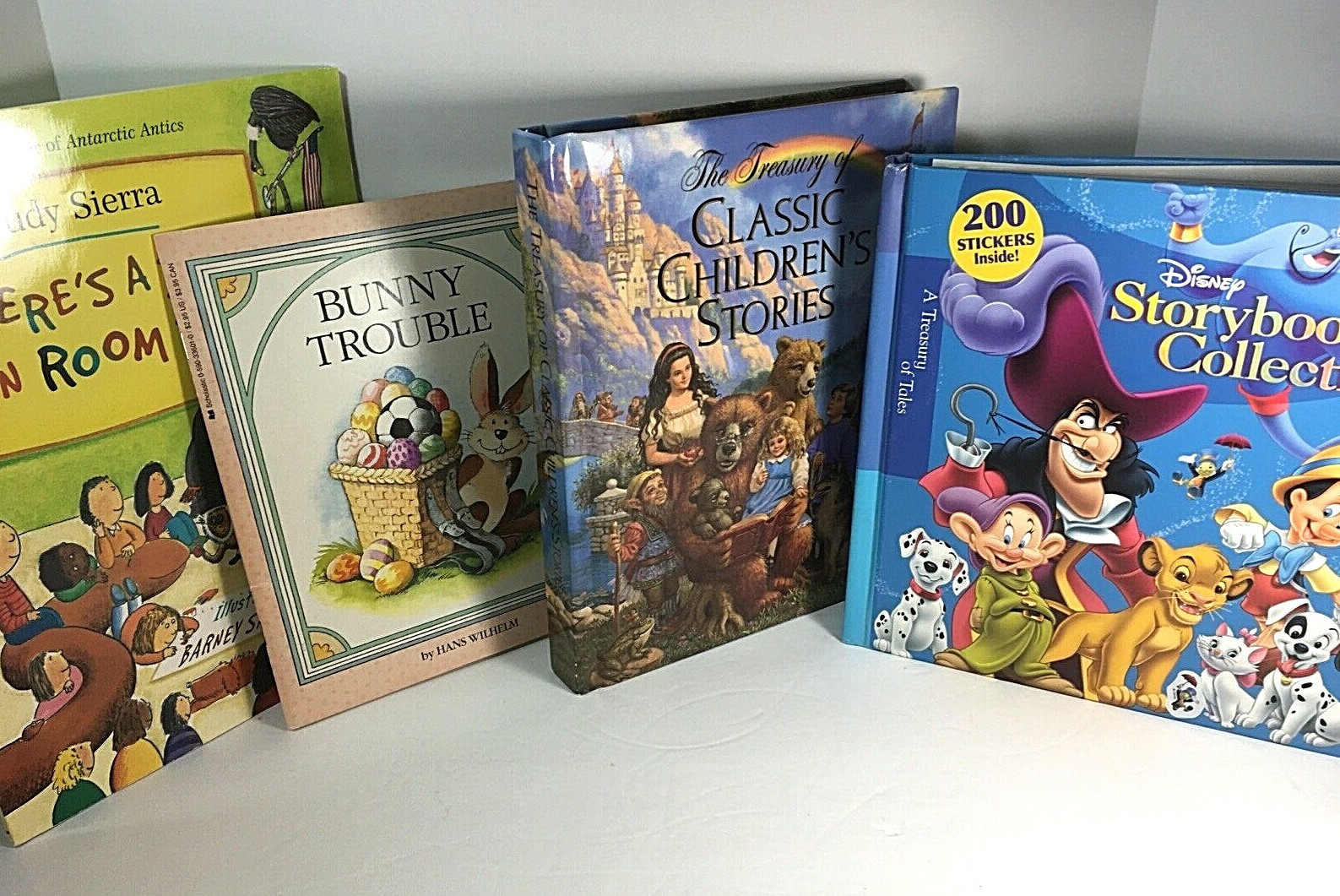 ディズニーA CLASSIC DISNEY STORYBOOK SERIES Walt Disney's Classic Storybook (Storybook Collection): Walt