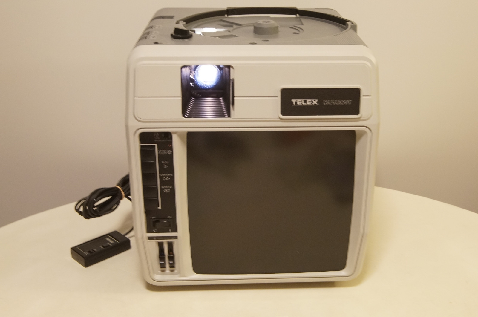 Telex Caramate 4470 Auto-Focus Audio-Viewer with case, tray, remote, and bulb