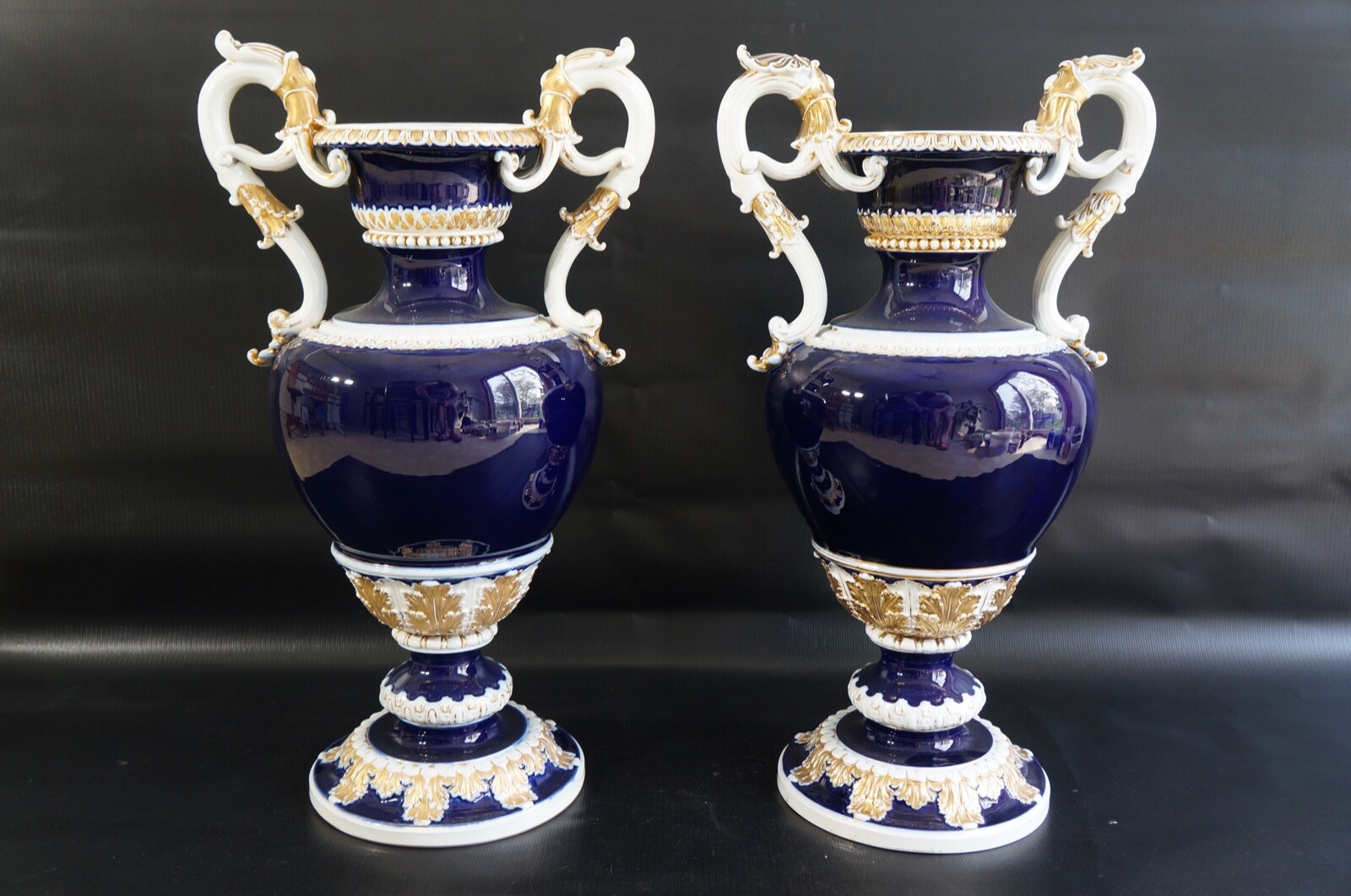 Antique Meissen Vase Porcelain Blue and White With Gold. 24 Antique Meissen Vase Porcelain Blue and White With Gold. 24