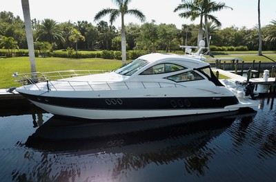 2009 Cruisers Yachts 520 Sports Coupe (Searay, Sundancer, Regal, Prestige, 540)