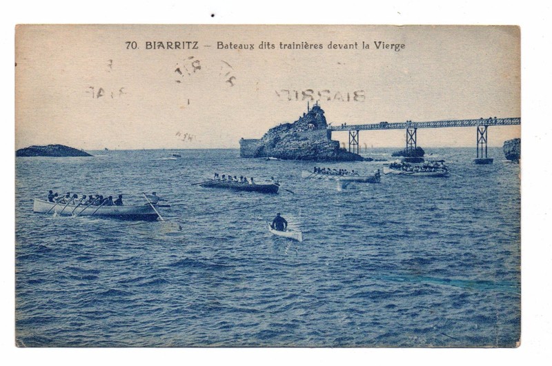 Biarritz - Bateaux Dits TrainiÃ¨Res Devant La Vierge  (C3110)