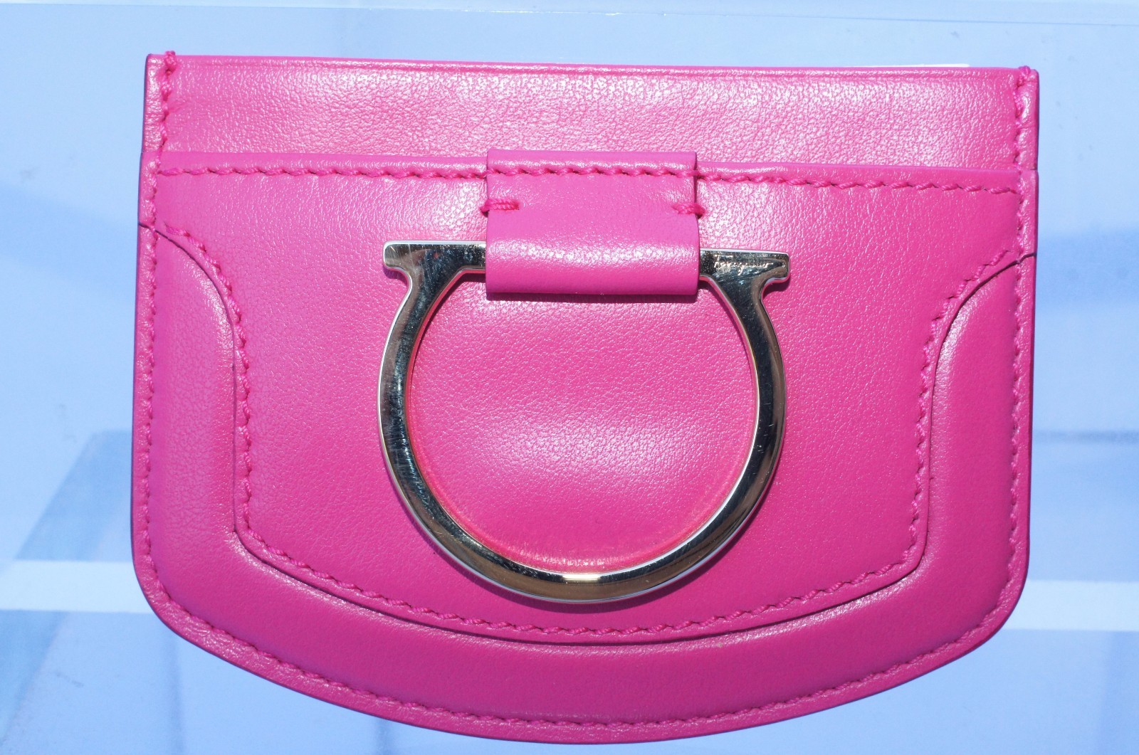 ポーチ SALVATORE FERRAGAMO Pastel Pink Leather Gancini Phone Case New Salvatore Ferragamo Women's Wallet Card Case Gancini