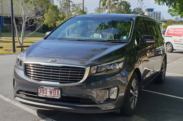 Kia carnival awd