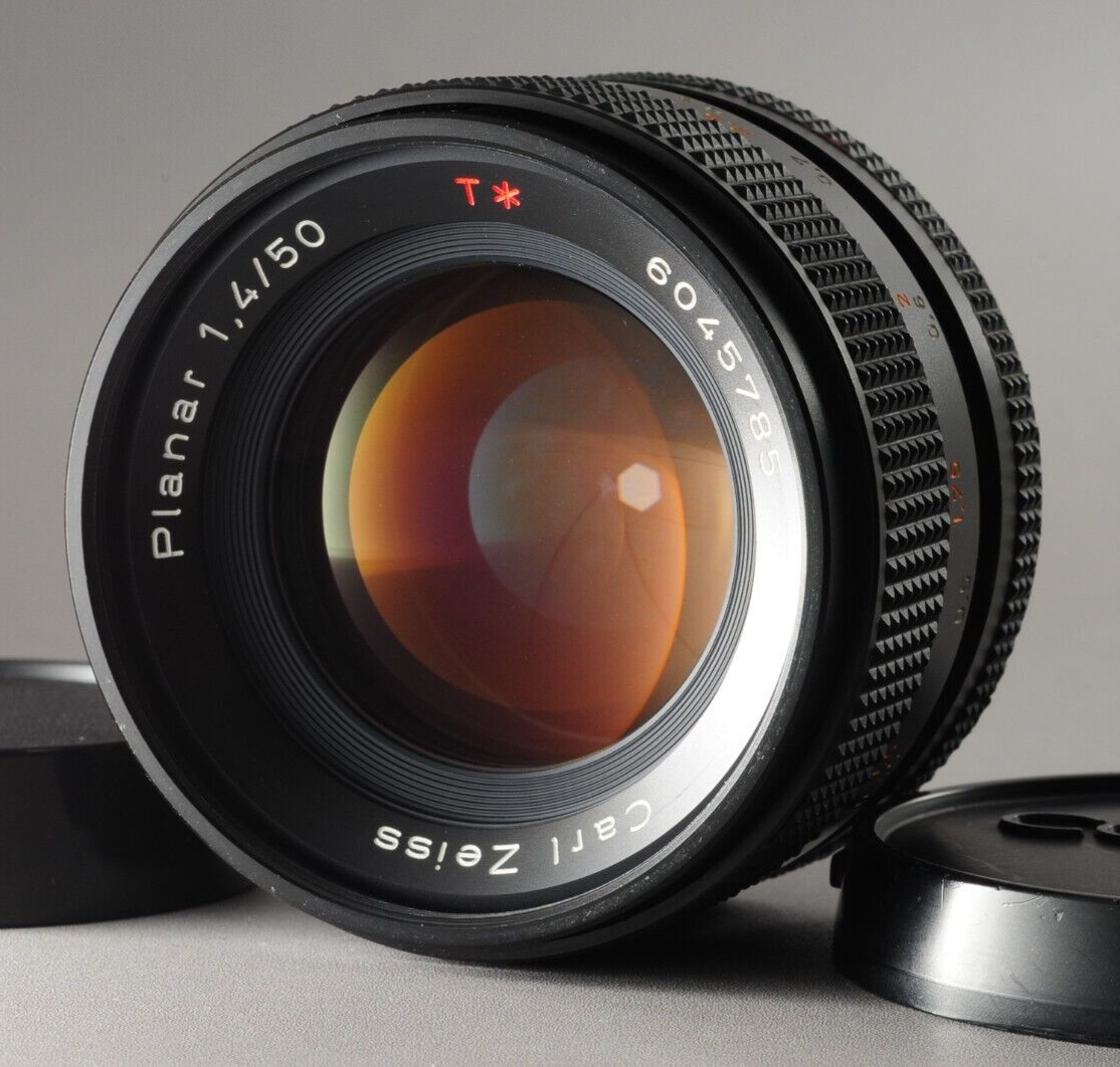 Near Mint Contax Carl Zeiss Planar T* 50mm F/1.4 AEJ Lens