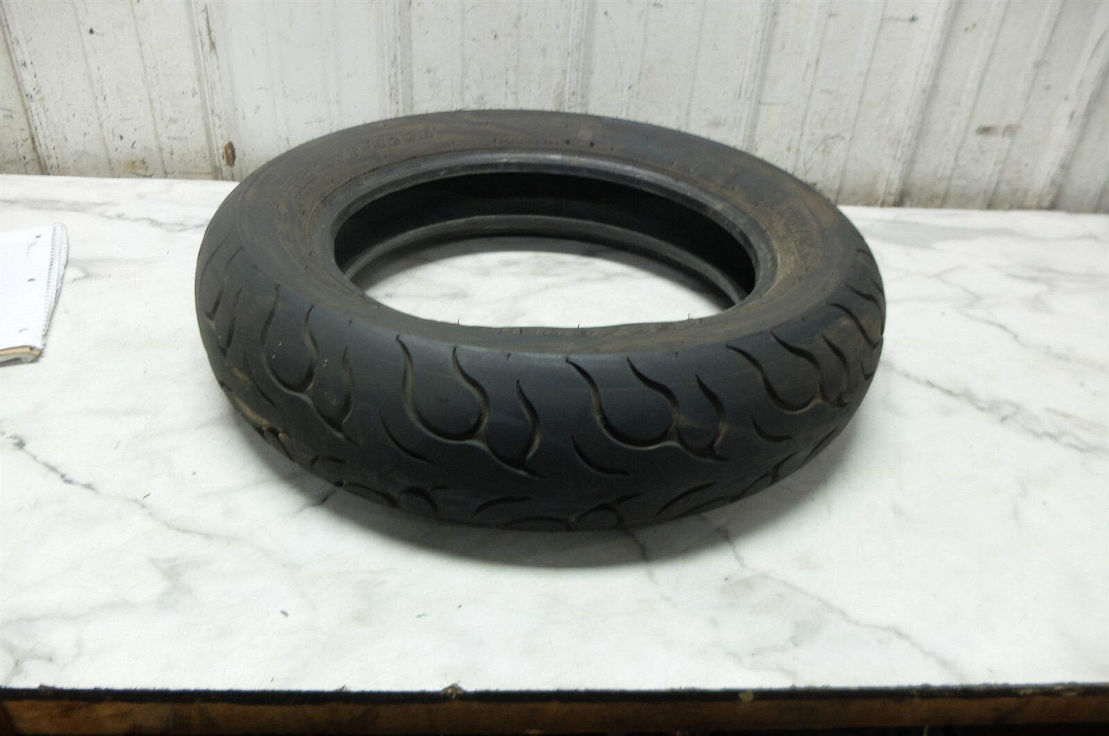 IRC WF-920R•F 150/80-15、120/80-17 IRC WF-920R•F 150⁄80-15、120⁄80-17 IRC Wild Flare WF-