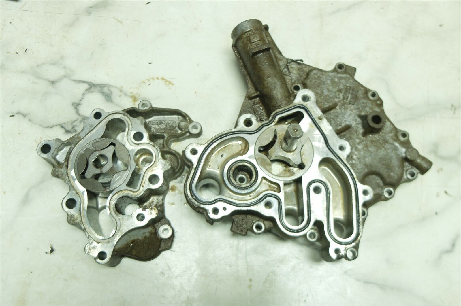 09 Yamaha WaveRunner FX 1800 1.8 HO Jet Ski engine oil pump 09 Yamaha WaveRunner FX 1800 1.8 HO Jet Ski engine oil pump