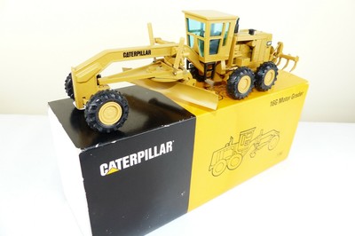 NZG No 387 is the model of the Cat 16 G Motor scraper VNMB