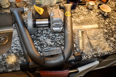 CycleOps Fluid 2 Trainer  UNUSED