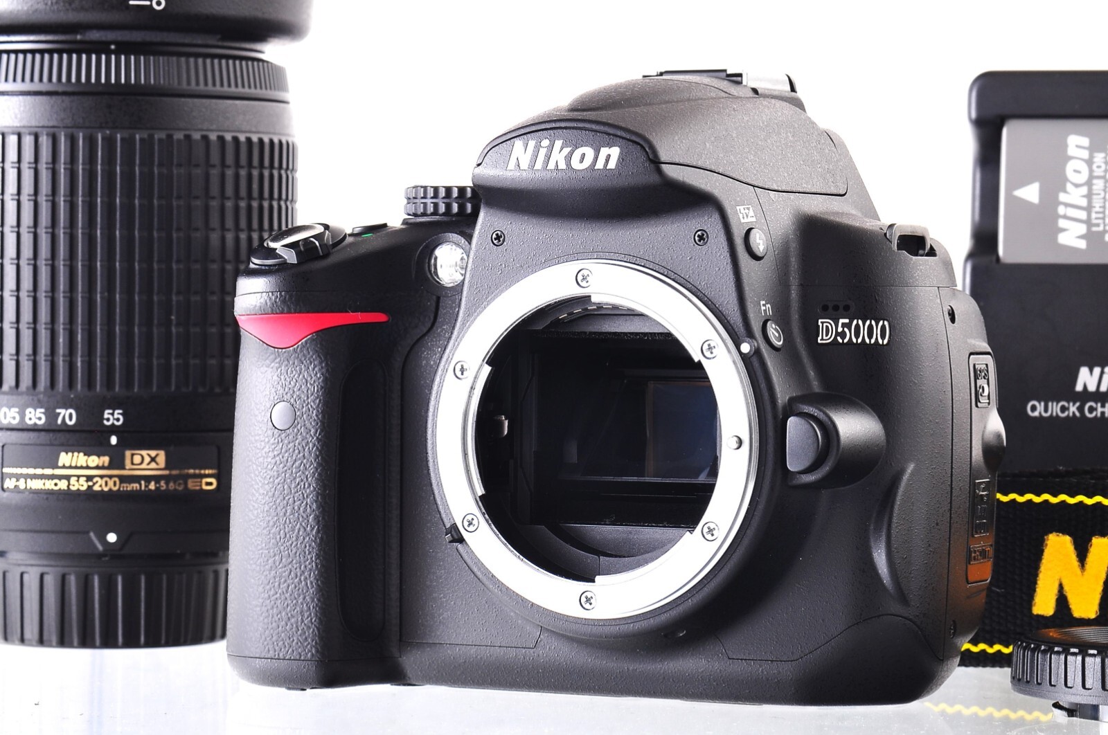 Nikon D5000 55-200mm AF-S VR NIKKOR DX 18-55mm with Lens ニコン