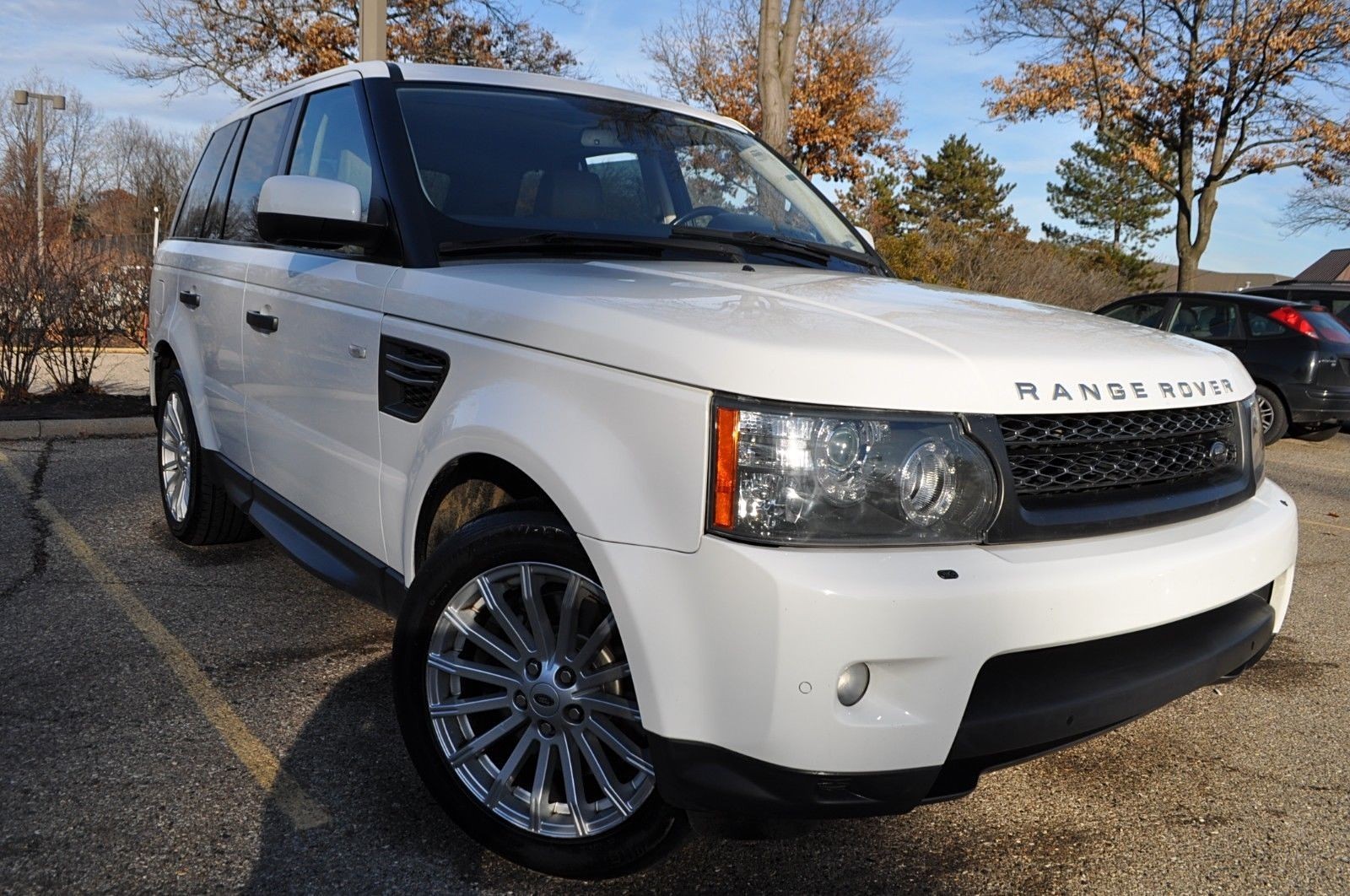 2011 Land Rover Range Rover Sport PRIVATE OWNER. Clear title Just serviced. 2011 Range Rover SPORT HSE 5.0L/V8/4X4/Sunroof/Navigation/Sensors/19"/TINT