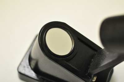 Etsumi darkroom grain focuser.