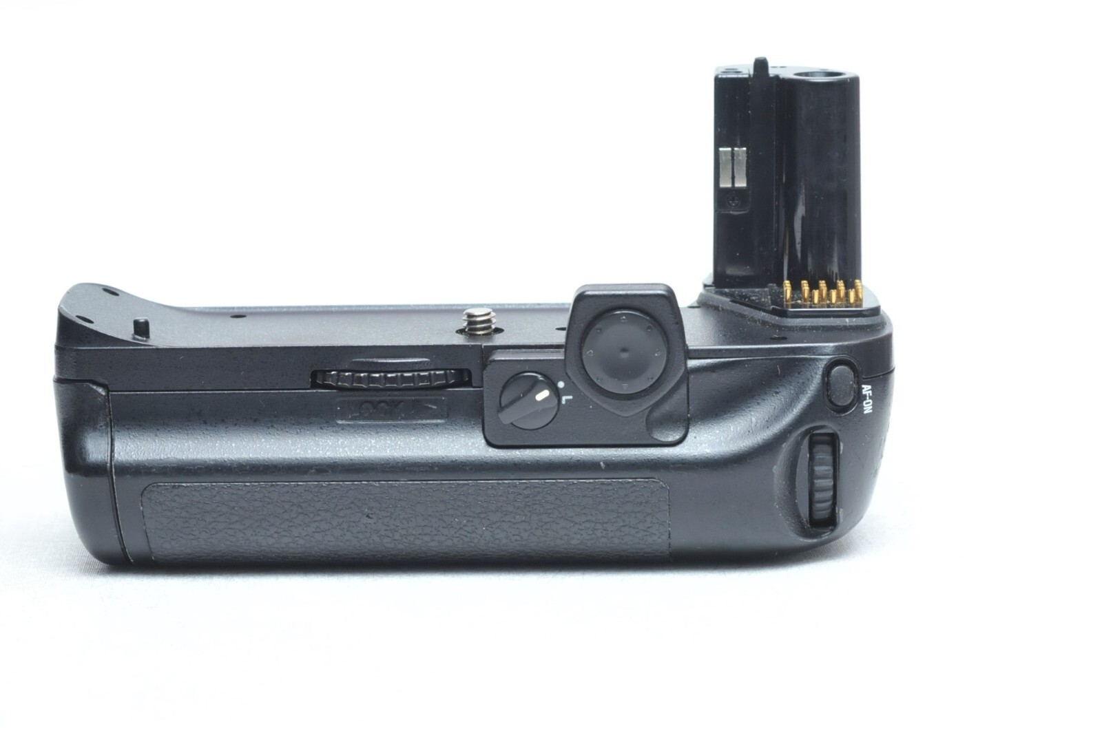 Nikon MB-40 Power Battery Grip MB40 W/BL-3 Battery Cover | eBay Nikon MB-40 Power Battery Grip MB40 W/BL-3 Battery Cover | eBay