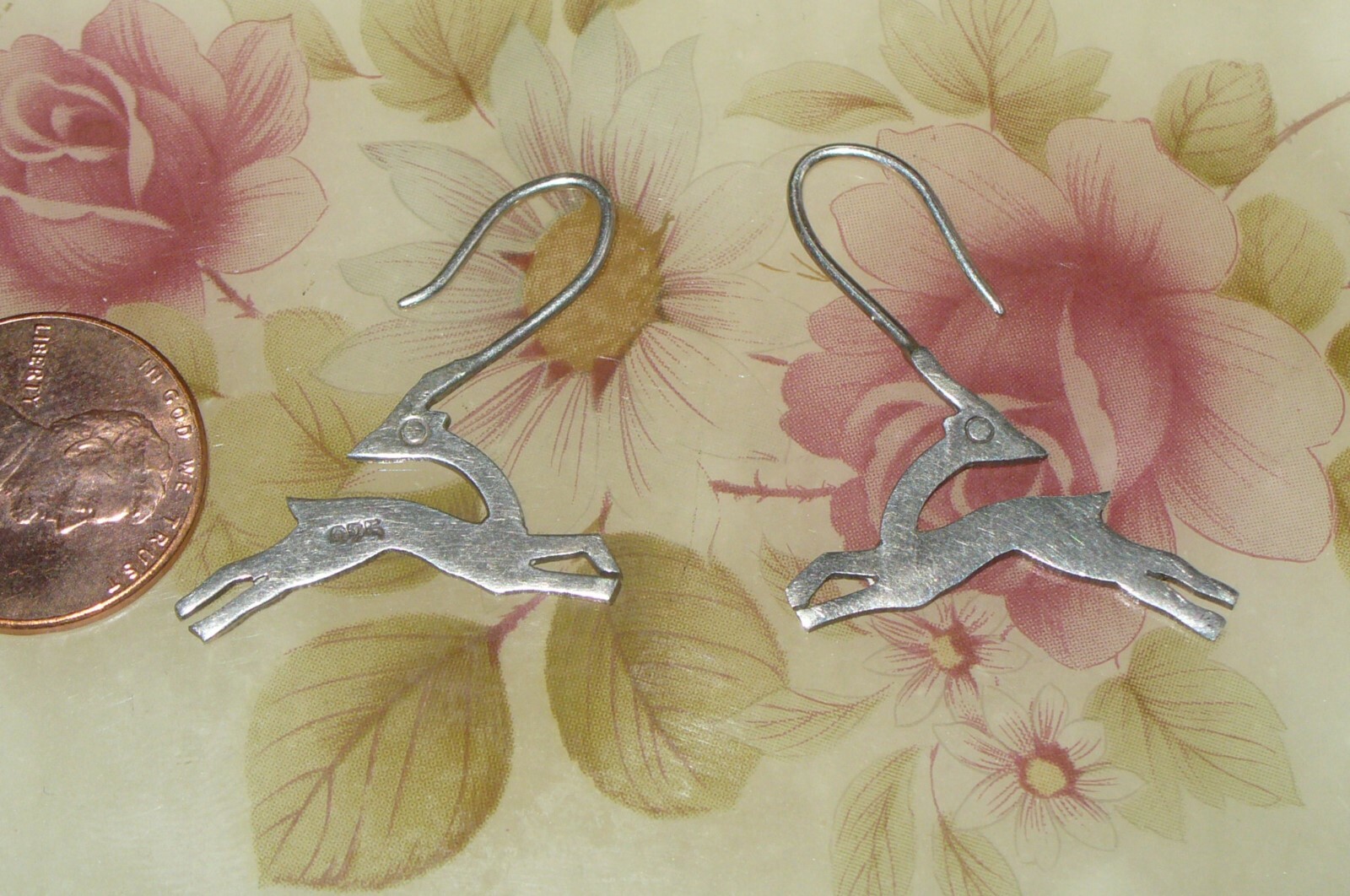 UNUSUAL Sterling Silver 925 Hook Style - Southwestern DEER/ANTELOPE  Earrings