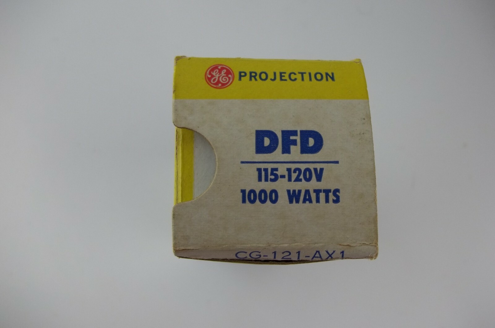 NOS General Electric Projector Lamp Bulb DFD 115-120 1000w Slide Movie Projector