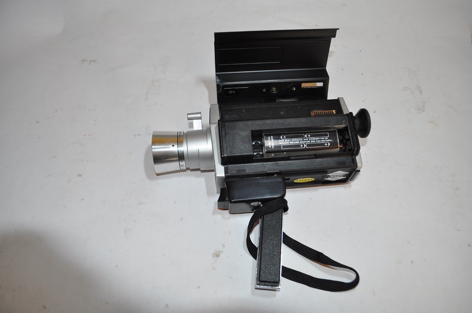 Bell & Howell 1201 Super 8 Zoom Movie Camera Vintage   UNTESTED