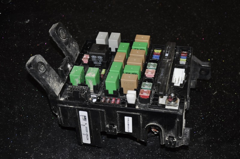 Boite Fusible Moteur Kia Sportage 3 Phase 2 Crdi 91241-3u270