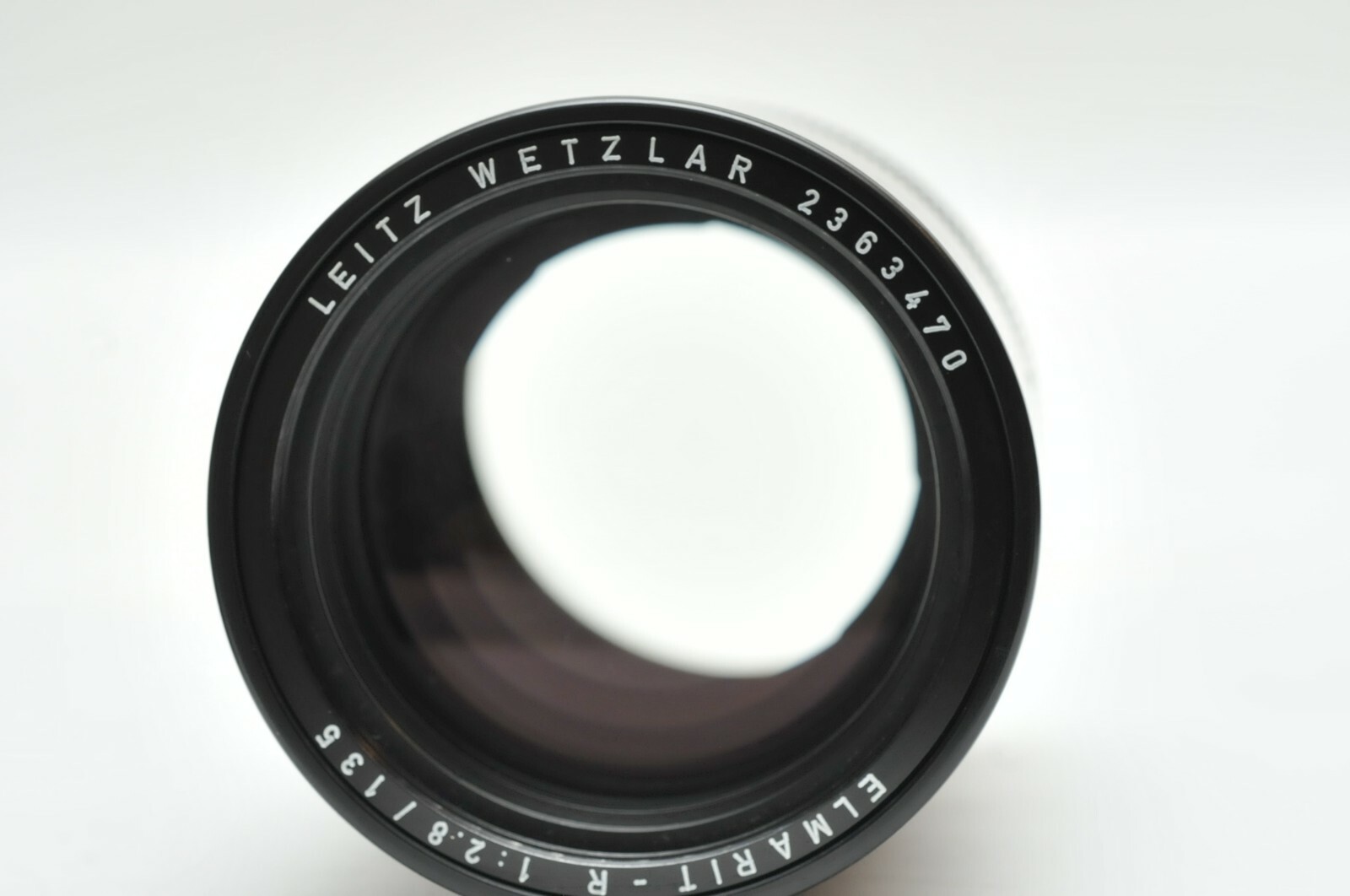 Leica Leitz Wetzlar Elmarit R 135mm f/2.8 Portrait Lens Leica Leitz Wetzlar Elmarit R 135mm f/2.8 Portrait Lens